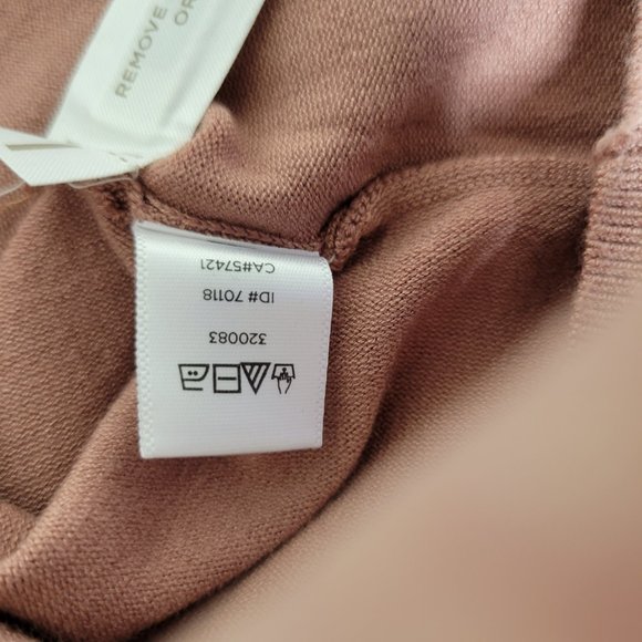 Ann Taylor Loft,   Dusty Rose Knit, size M, center ruffle detail sleeveless top. - Picture 10 of 12